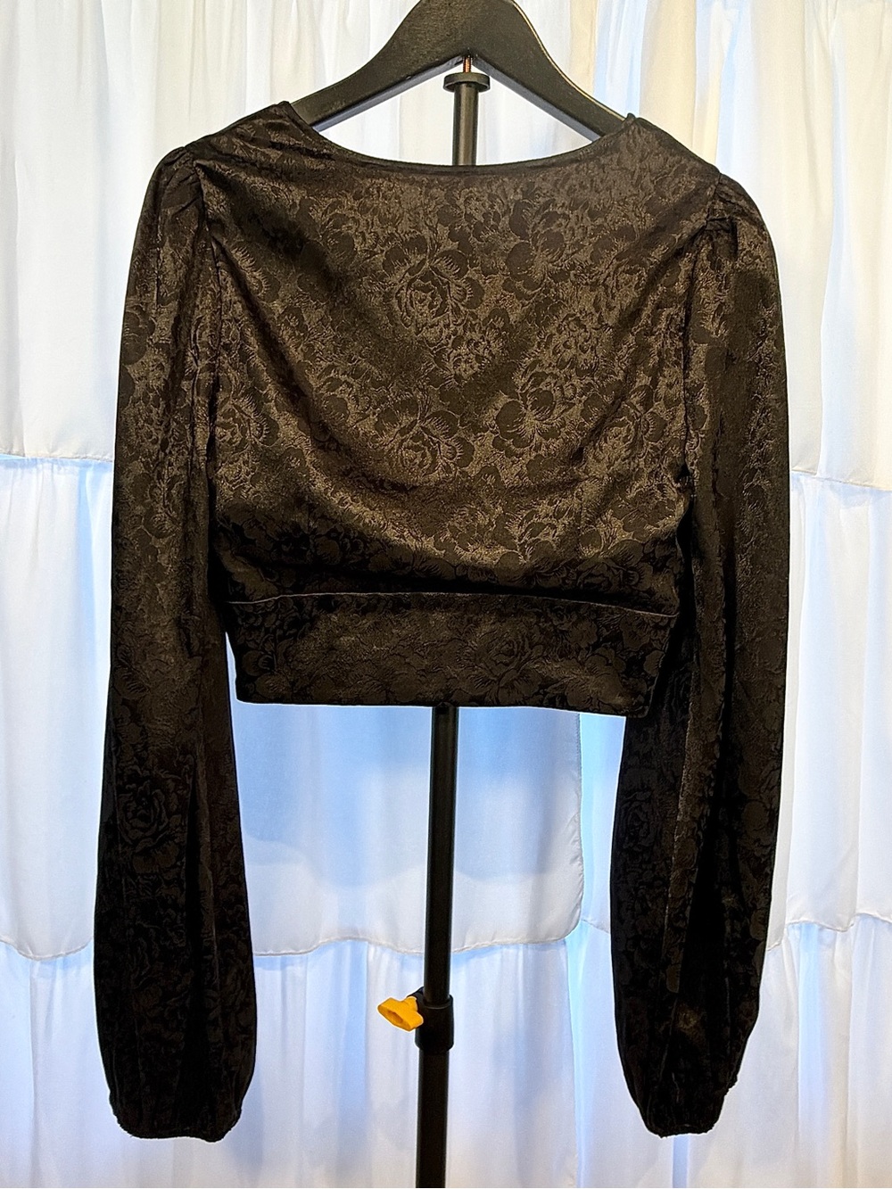 NWOT LULUS In a Mood Black Satin Jacquard Long Sleeve Crop Top Size XS - Picture 10 of 10